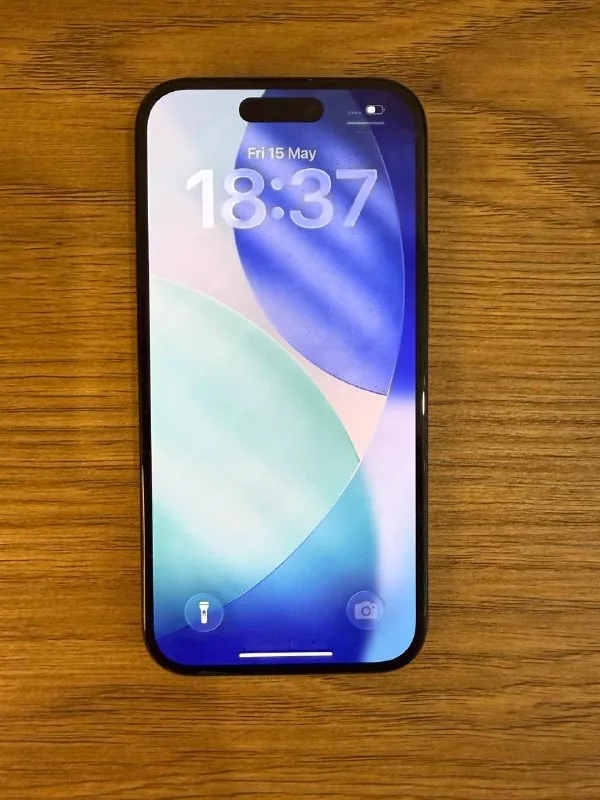 iPhone 16 Black 1