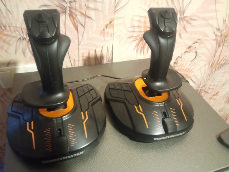 Джойстики Thrustmaster t16000 dual, диски PS4