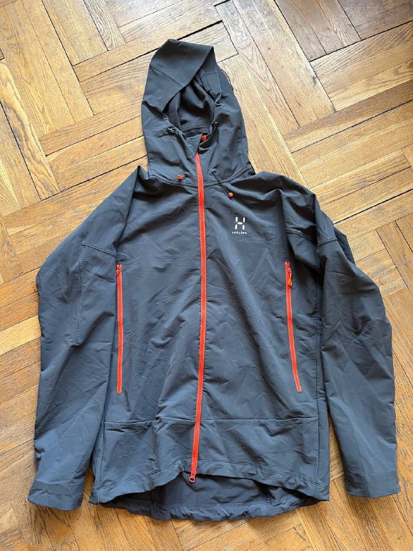 свитшот carhartt, чиносы carhartt, конверсы, Vintage LL Bean Chore Jacket, Haglofs softshell, Barbour jacket, Jack wolfskin jacket, жилет FJALLRAVEN, сумка на пояс eastpak, майка carhartt 5