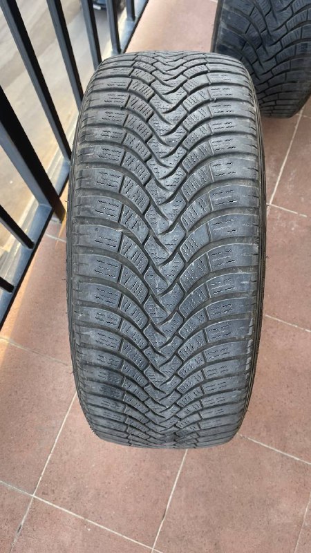 Шины Kumho ECSTA LX Platinum 2 шт, Falken Eurowinter HS01 2 шт 4