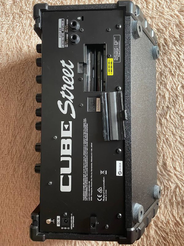 Комбо усилитель Roland Cube Street 2