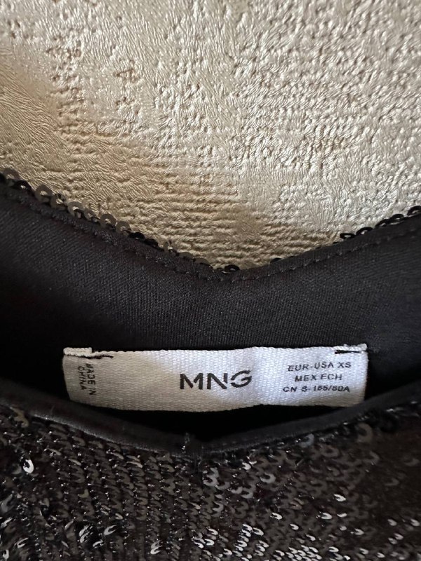 Топ с пайетками Mango 2