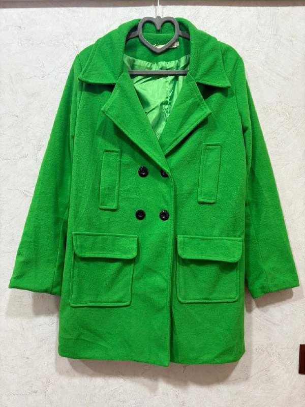 Лёгкое пальто размер S зелёное