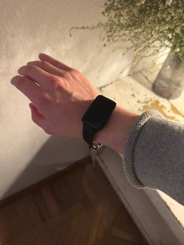 AirPods Max, фитнес-трекер Mi band 7 pro, микрофон петличка 4