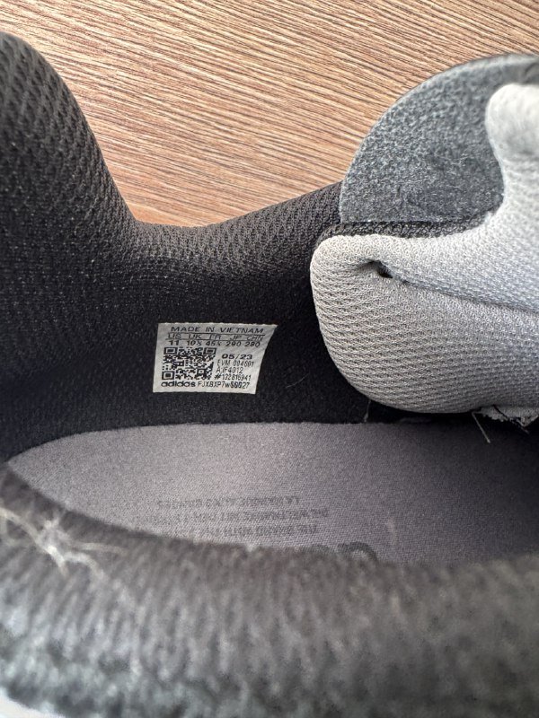 Кроссовки Adidas Ozmillen черно-серебряные, размер US 11 8