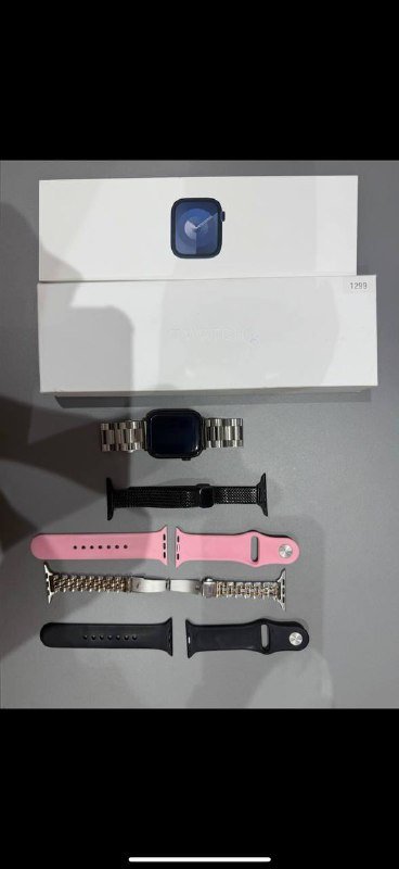 Apple Watch 9 45 мм черный, ремешки 3