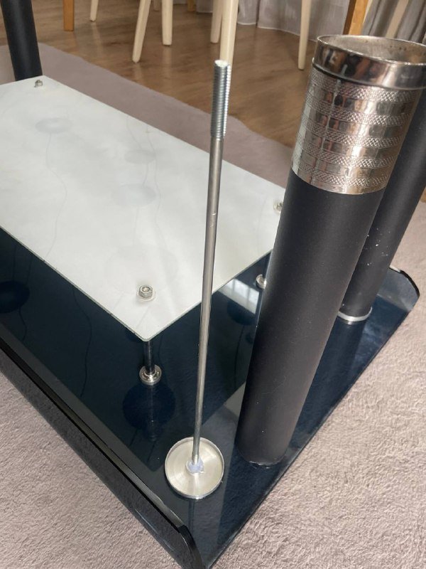 Стеклянный журнальный стол 3