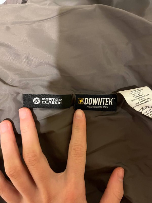 L.L. Bean Men down vest, size S 4