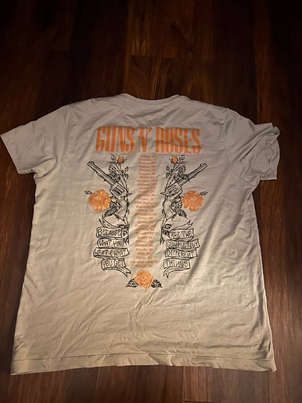 Guns N' Roses concert merch, size XL 2