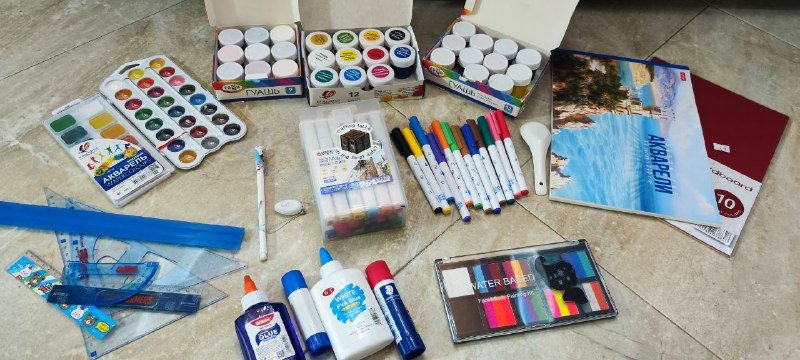 Набор для творчества с гуашью, акварелью, клеем, маркерами и альбомом