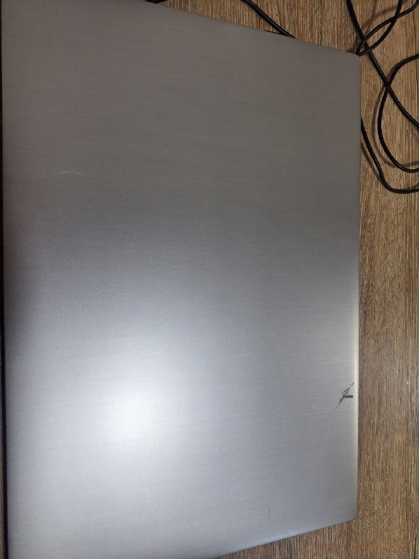 ноутбук Lenovo IdeaPad 3 с мышкой и наушниками 8