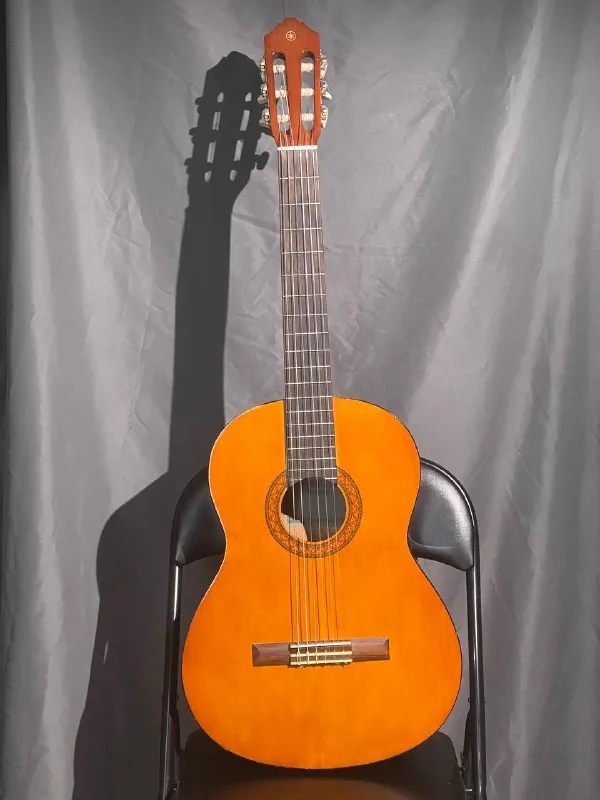 Классическая гитара Yamaha C40