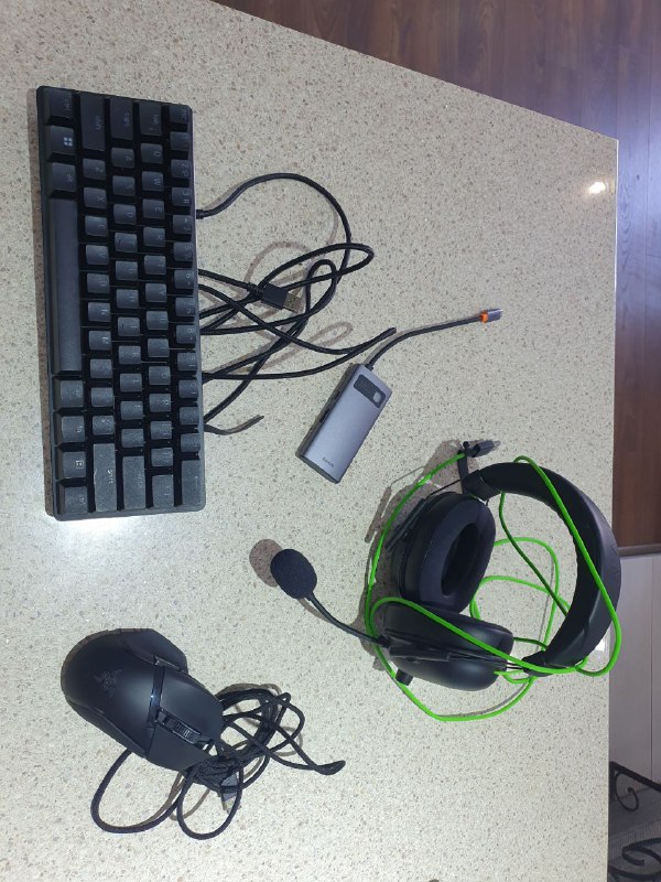 Игровой комплект Razer – мышь, клавиатуру, гарнитуру, USB-хаб 3
