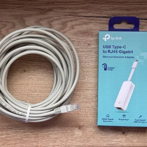 Сетевой адаптер TP-Link UE300C и Ethernet-кабель