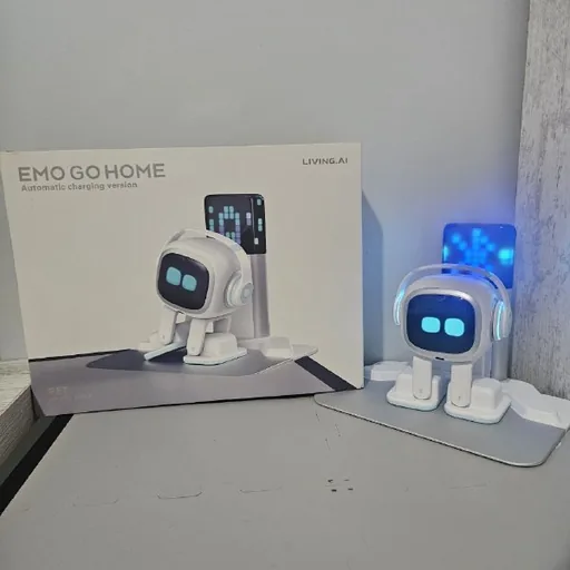 Robot EMO