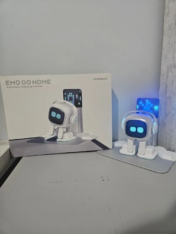 Robot EMO