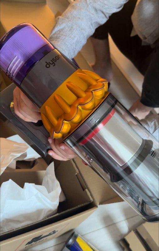 Пылесос Dyson v15, синтезатор Yamaha, аромалампа Aromaco