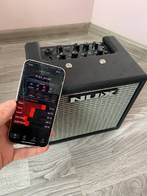 Электрогитара Fender Squier bullet strat и комбоусилитель NUX mighty 8BT 2