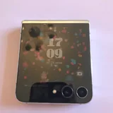 Samsung Galaxy Z Flip 5 2