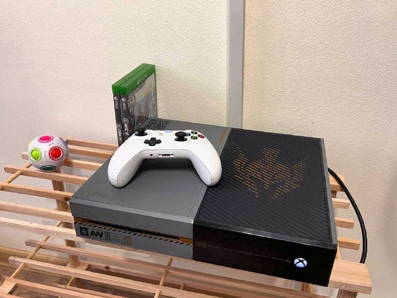 Xbox One fat 1TB COD edition, геймпад, игры на дисках