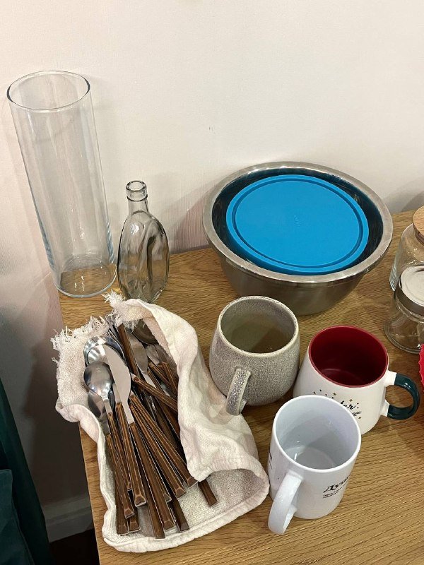 Набор посуды, набор для ванны, кухонные весы, банки, формы, чашки, вазы, столовые приборы 3