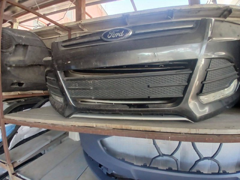 Передний бампер Ford Escape 2013-2016 в сборе 4