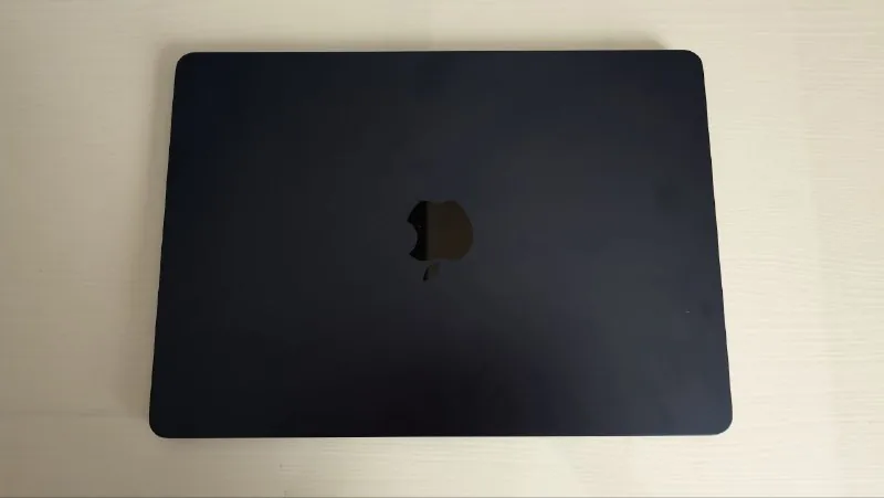 MacBook Air M4 13" 16 ГБ / 256 ГБ 1