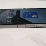 Samsung Galaxy Z Flip 6 2