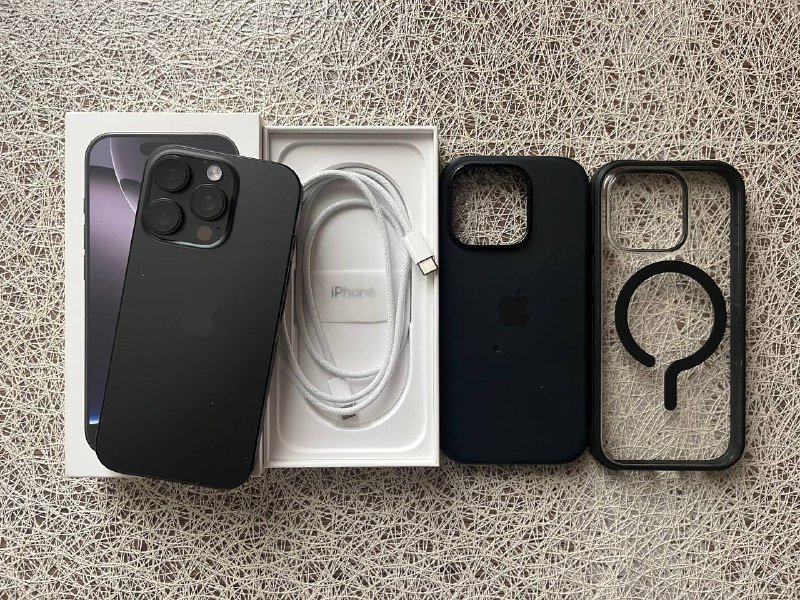 iPhone 16 pro 128 e sim, комплект, 2 чехла