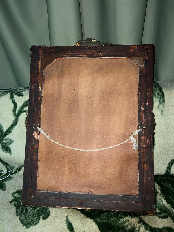 зеркало в декоративной раме 2