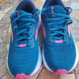 Женские Brooks Ghost 16 GTX, унисекс Mizuno Wave Panthera 5