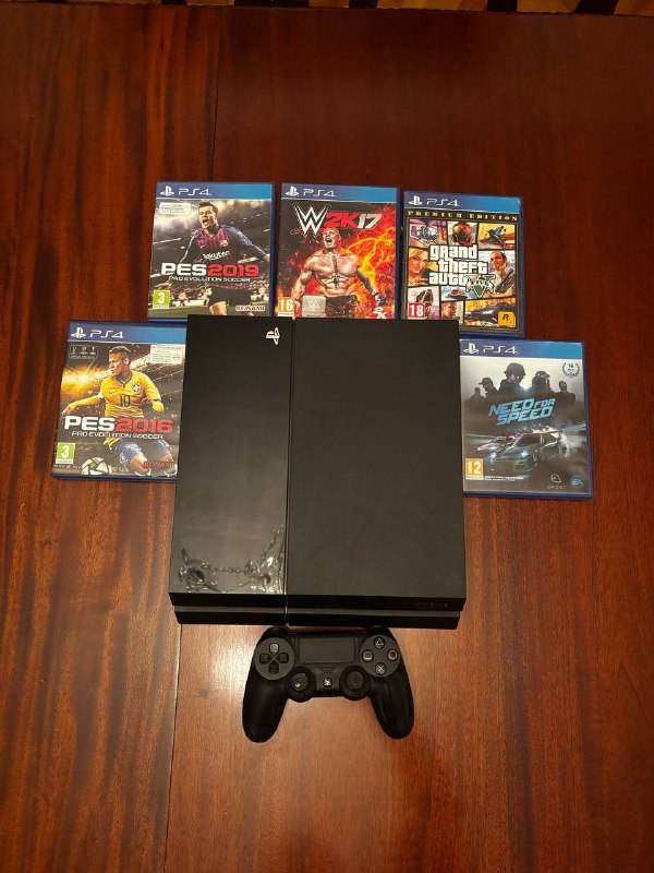 PlayStation 4 с 5 играми 2