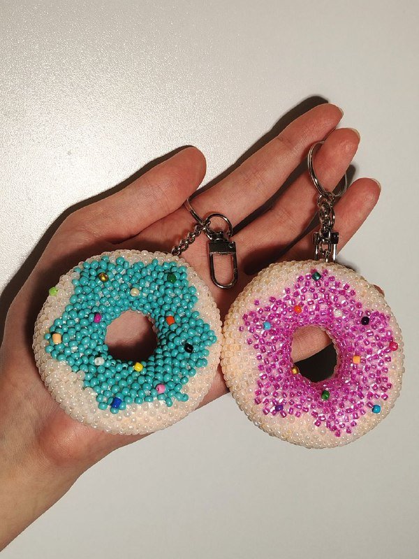 Брелки из бисера и бусин Морская звезда, Бэймакс, Пончик Донат, Гусь-гигант, Губы, Кот в банане 4