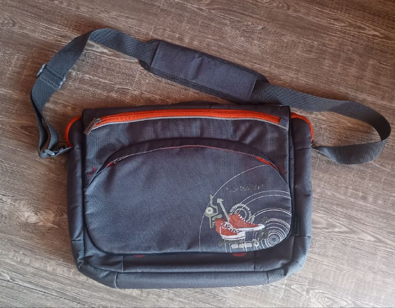 Платье трикотажное, двойная спортивная майка, сумка, стакан, термокружка, масло 4