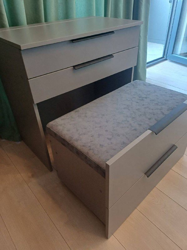 Комод туалетный столик 4