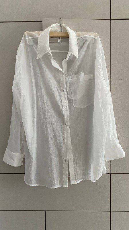 Юбка с зебровым принтом, прозрачная белая рубашка, джинсовые шорты 4