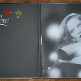 Две виниловые пластинки Woman in Love 3