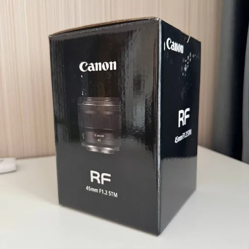 Canon RF 45mm f1.2 lens