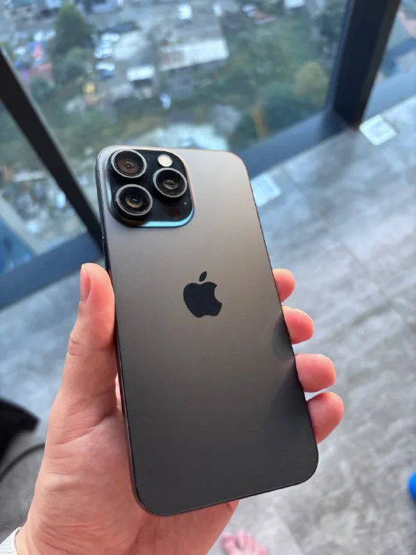 iPhone 15 PROMAX 512 GB 1