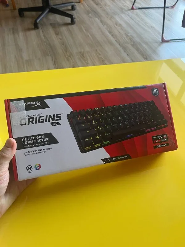 HyperX Alloy Origins 60 клавиатура 1