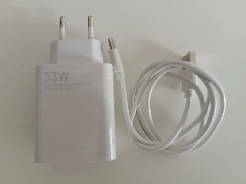 Зарядное устройство и USB-хаб 1
