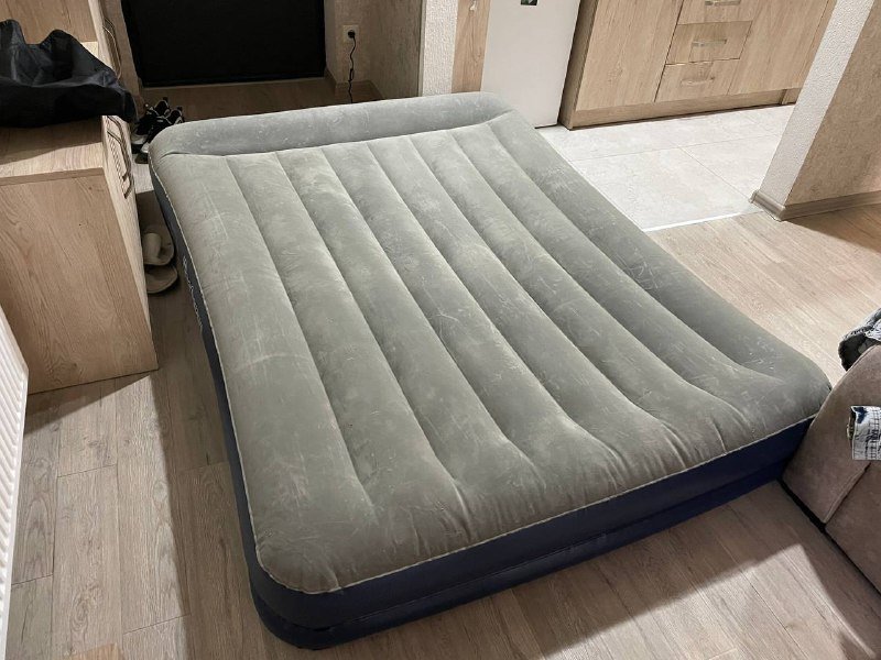 Матрас двуспальный со встроенным насосом