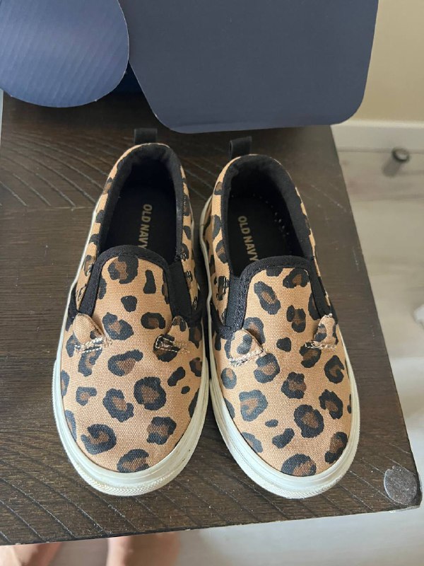 Кроссовки OshKosh, демисезонные HM, сандали Old navy детские 3