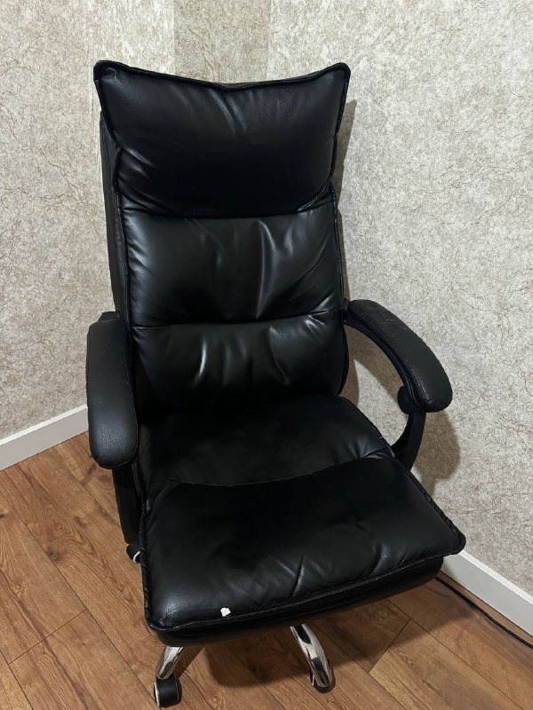 Монитор Xiaomi, компьютерный стол, клавиатура, стул, аэрогриль, робот пылесос 4