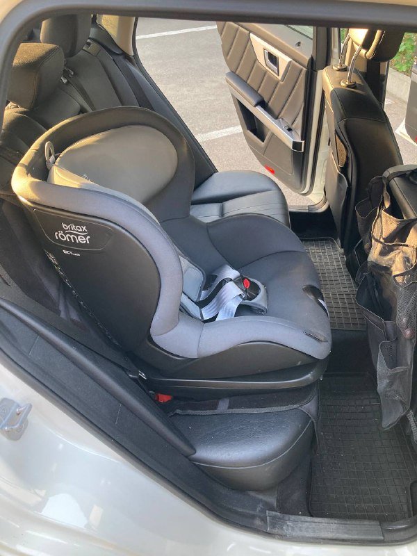 Автокресло Britax Romer с подкладкой и чехлом на сидение