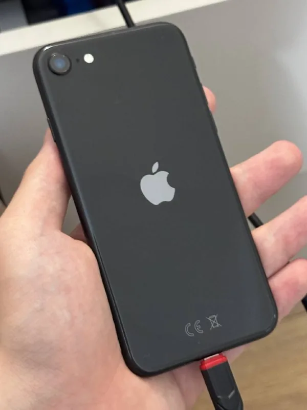 iPhone SE 2020 64GB Black 1