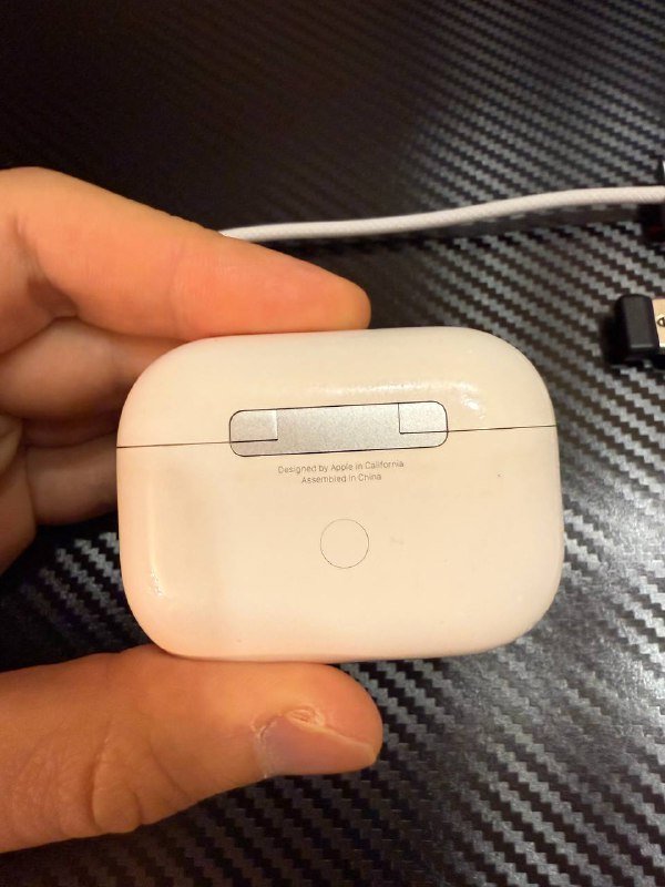 AirPods Pro 1 поколения, два кейса 3