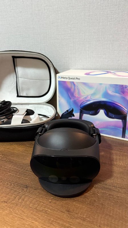 Meta Quest Pro VR шлем, док станция, чехол, кабель