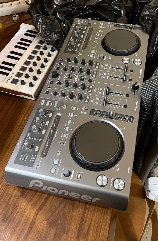 DJ-контроллер Pioneer DDJ-T1