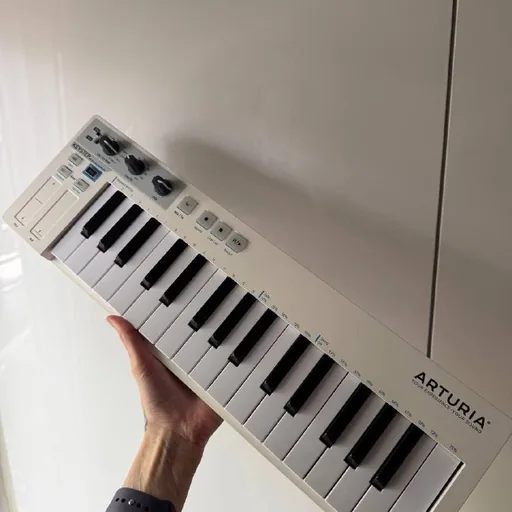 Arturia KeyStep MIDI controller keyboard